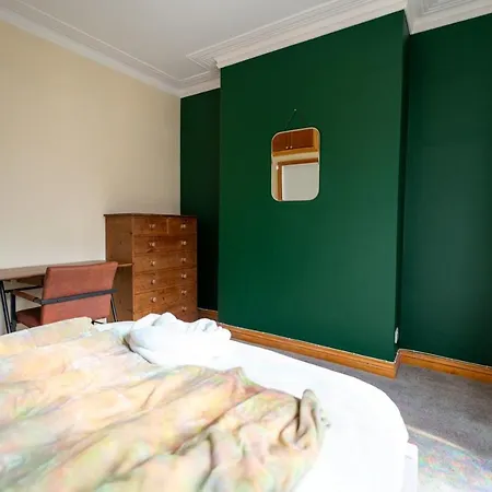 Stylish Retreat - 2-bedroom In Easton Apartamento